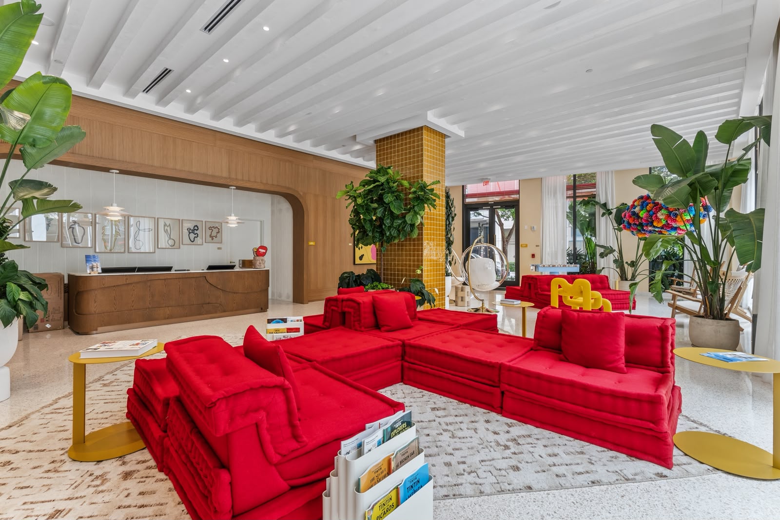 Staffed lobby and reception lounge